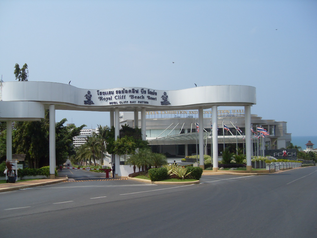 File Royal Cliff Beach  Resort PEACH  Pattaya Thailand  JPG 