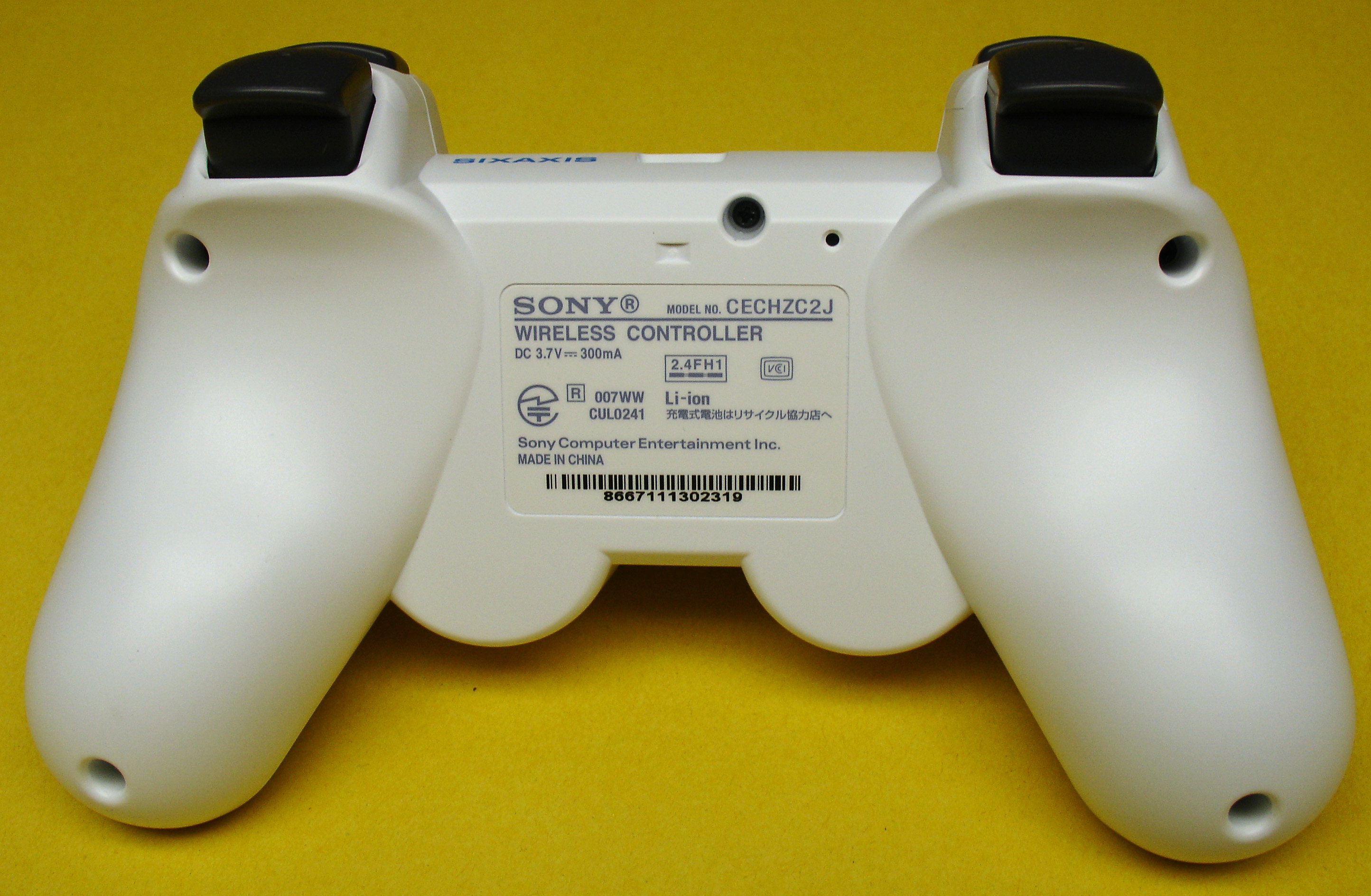 playstation 3 controller white