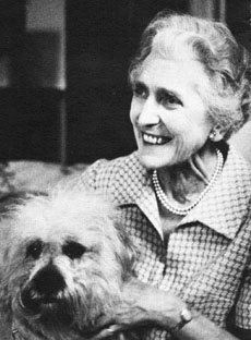 <span class="mw-page-title-main">Elizabeth Goudge</span> English novelist and childrens writer, 1900–1984