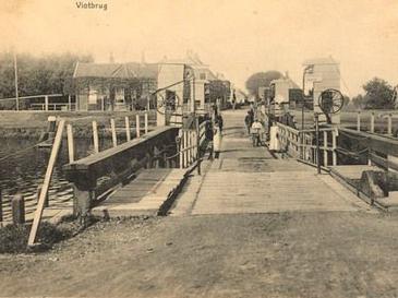 File:Hellevoetsluis vlotbrug.jpg