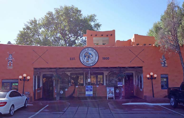 File:Exterior of Garden of the Gods Trading Post 2015.jpg