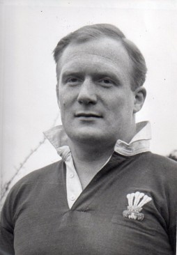 <span class="mw-page-title-main">Keith Rowlands</span> British Lions & Wales international rugby union footballer