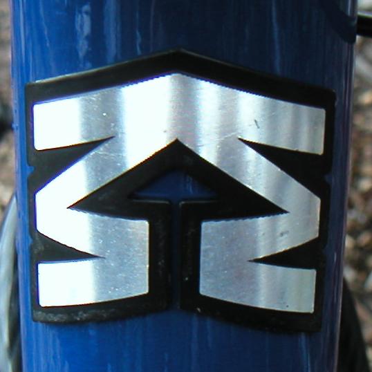 File:Mongoose head badge.JPG