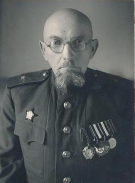 File:Red Army Major General Aleksandr Vasilievich Bondovsky, c. 1945.jpg