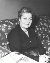 File:Dora Maxwell.jpg