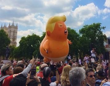 kapitalisme Vervagen Een bezoek aan grootouders Donald Trump baby balloon - Wikipedia