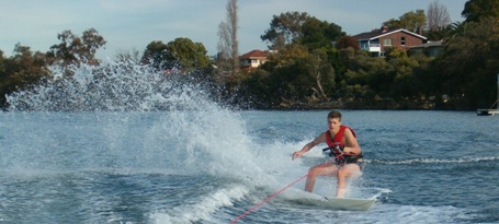 File:GoonBoySkurfing.jpg