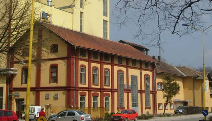 File:Tuzla Brauerei.jpg