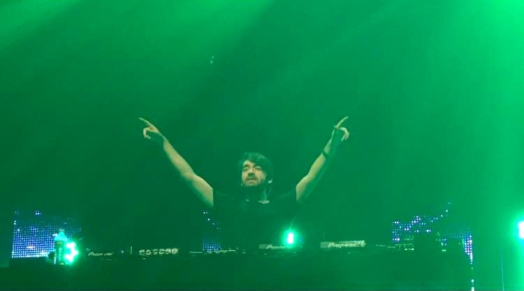 File:Oliver Heldens on stage at The Pageant in St .Louis Missouri, Mar 9th 2016.jpg