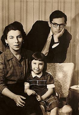 File:Ruth Gikow and family.jpg