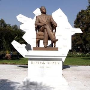 Statue of Heydar Aliyev, Mexico City Statue formerly displayed in Mexico City