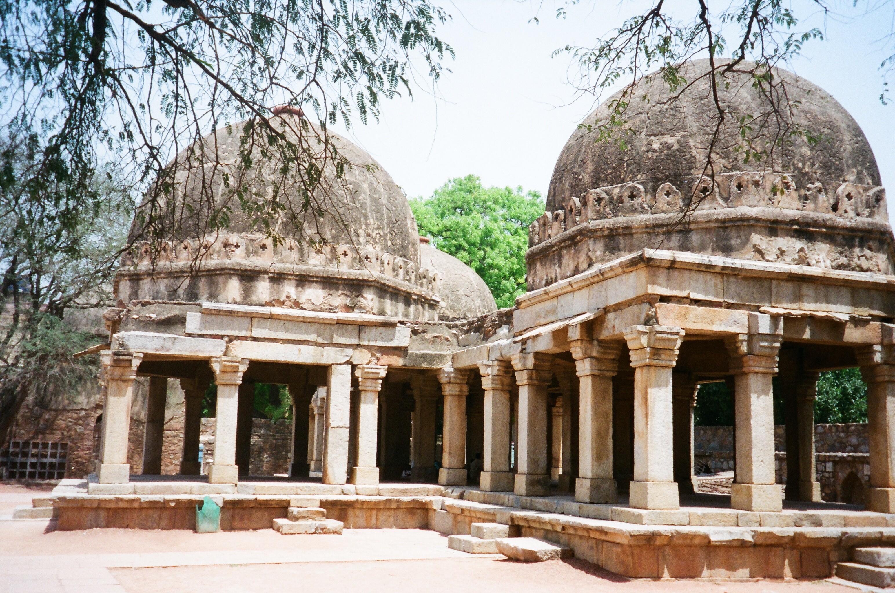 Tombs_in_the_front_courtyard_of_the_Hauz