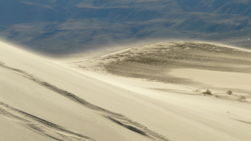 File:Eureka Dunes Blowing Sand.JPG