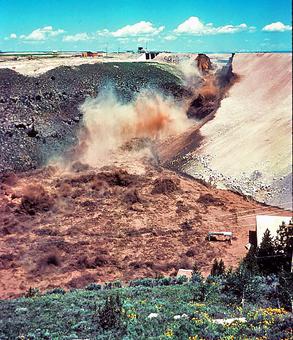 File:Teton Dam Sequence 08.jpg