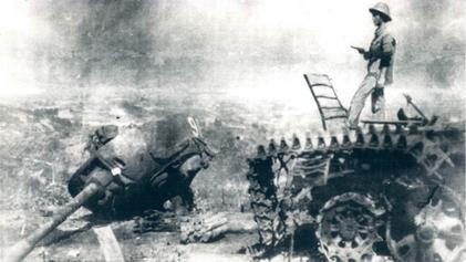 File:Chinese tank destroyed in Cao Bang 1979.jpg