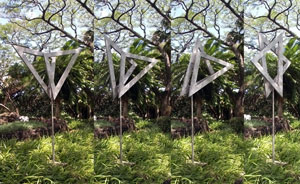 File:'Two Open Triangles Up Gyratory', motorized stainless steel sculpture by --George Rickey--, 1982, --The Contemporary Museum, Honolulu--.jpg