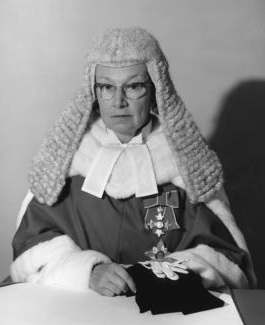 <span class="mw-page-title-main">Elizabeth Lane</span> English barrister and judge (1905–1988)