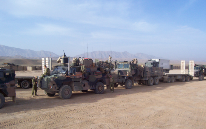 File:Australian resupply convoy in Uruzgan province Apr 2010.png