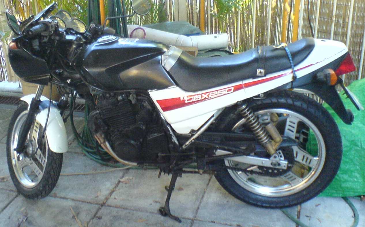 File:HONDA CBX 250 TWISTER.jpg - Wikimedia Commons