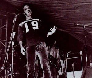 File:Billy Joel at Mar Y Sol Festival in Puerto Rico 1972.jpg
