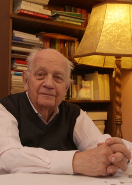 <span class="mw-page-title-main">Manfred Mayrhofer</span> Austrian linguist (1926–2011)