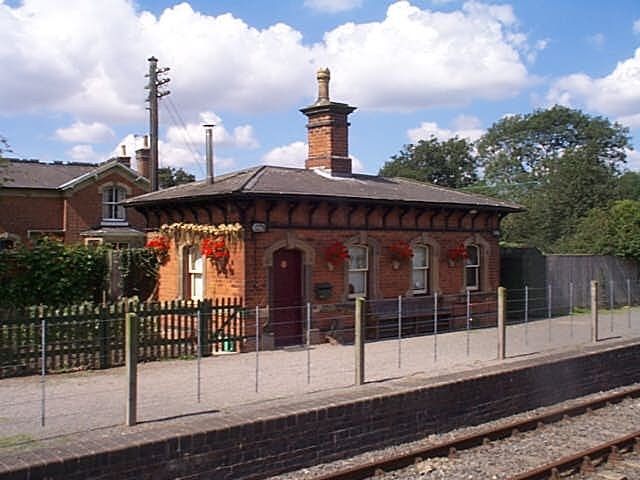 Shenton railway station