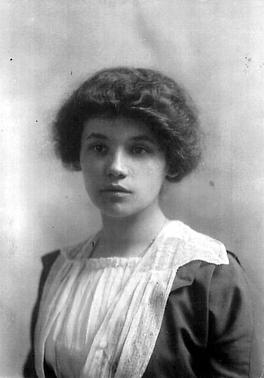 File:Louise Adams Holland young.jpg