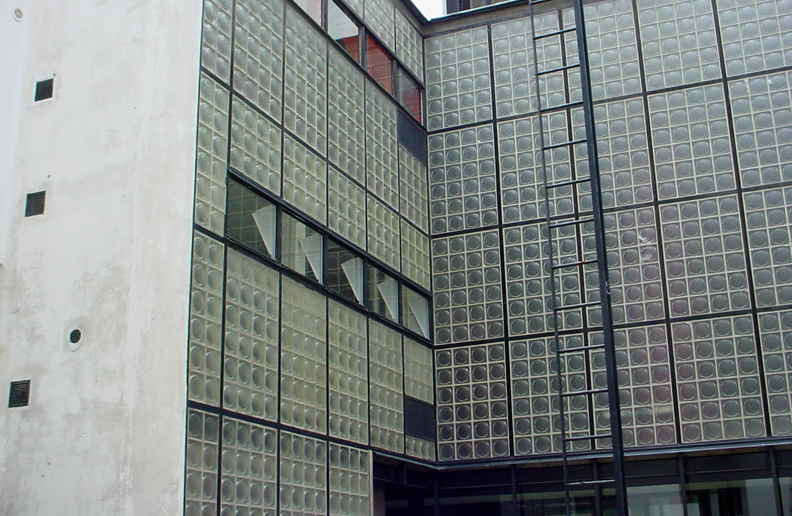 File:Maison de Verre1.JPG