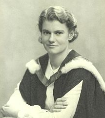 Anna MacGillivray Macleod meninggal tahun 2004.png