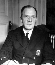 Lewis Joseph Valentine (Juni 1935).jpg