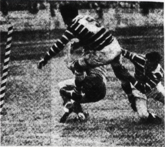 File:Johnny Graves scoring in the 1951 NSWRFL Grand Final.JPG