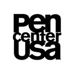 Dikey olarak birbirine yerleştirilmiş PEN CENTER USA harfleri