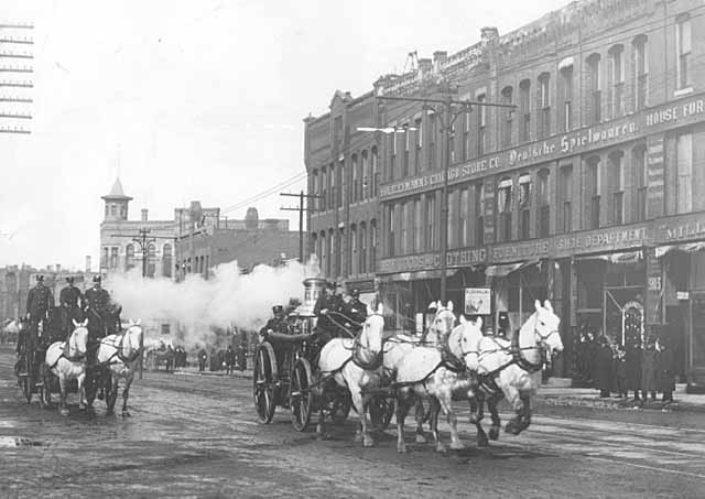 File:Fire engine on Cedar Avenue.jpg