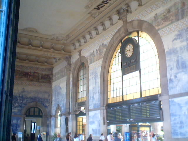 File:Sbento trainstation porto.JPG