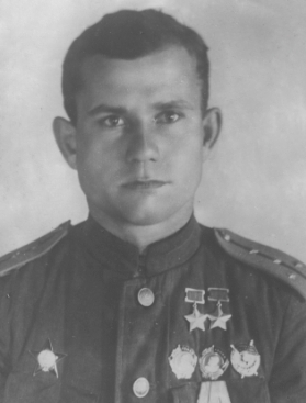 <span class="mw-page-title-main">Vasily Yefremov</span> Soviet air squadron commander (1915–1990)