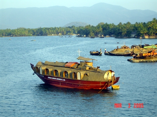 Leisure boats on Kali River