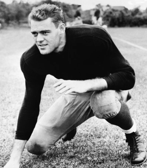 <span class="mw-page-title-main">Larry Kelley</span> American football player (1915–2000)