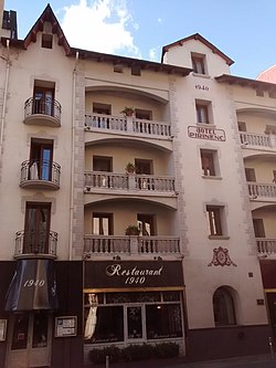 Hotel Pyrénées in May 2016.jpg