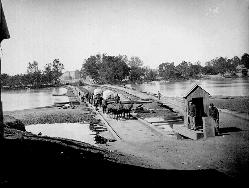 File:Pontoon bridge 1865.jpg