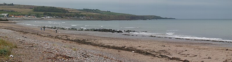 File:Stonehaven Beach.jpg