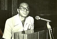 Labdhi Bhandari speaking at IIM Ahmedabad in the 1970s.jpg