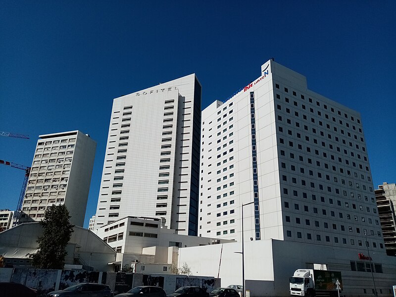 File:Hotel SOFITEL et hotel IBIS à Casablanca.jpg
