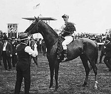 Roscoe Troxler amp; Sir Huon, 1906 Kentucky Derby.jpg
