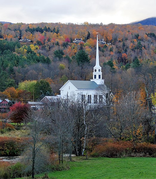 File:Stowe, Vermont in October.jpg