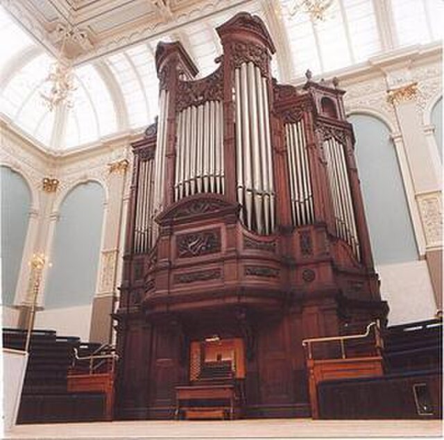 Reading Town Hall organ, built by Willis in 1864, extended in 1882 and rebuilt by Harrison & Harrison in 1999