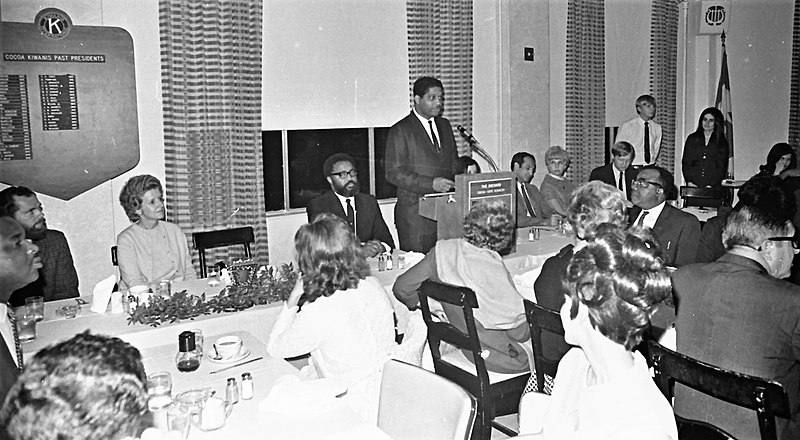 File:Robert Hayling hosting December 1968 ACLU Annual Meeting.jpg