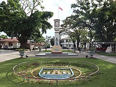 Dumaguete Quezon Park monument