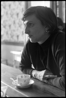 Solange Hertz dengan Kopi 1965.jpg