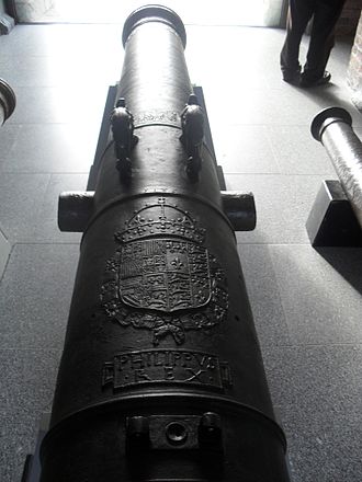 Cannon with arms of Philip II as King of Spain and jure uxoris King of England and France. Cannon with arms of Philip II as King of England and Ireland.jpg