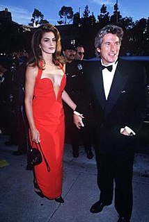 <span class="mw-page-title-main">Red Versace dress of Cindy Crawford</span>